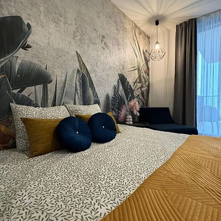 Wow! Paradise Aparthotel Kraków Exteriör bild