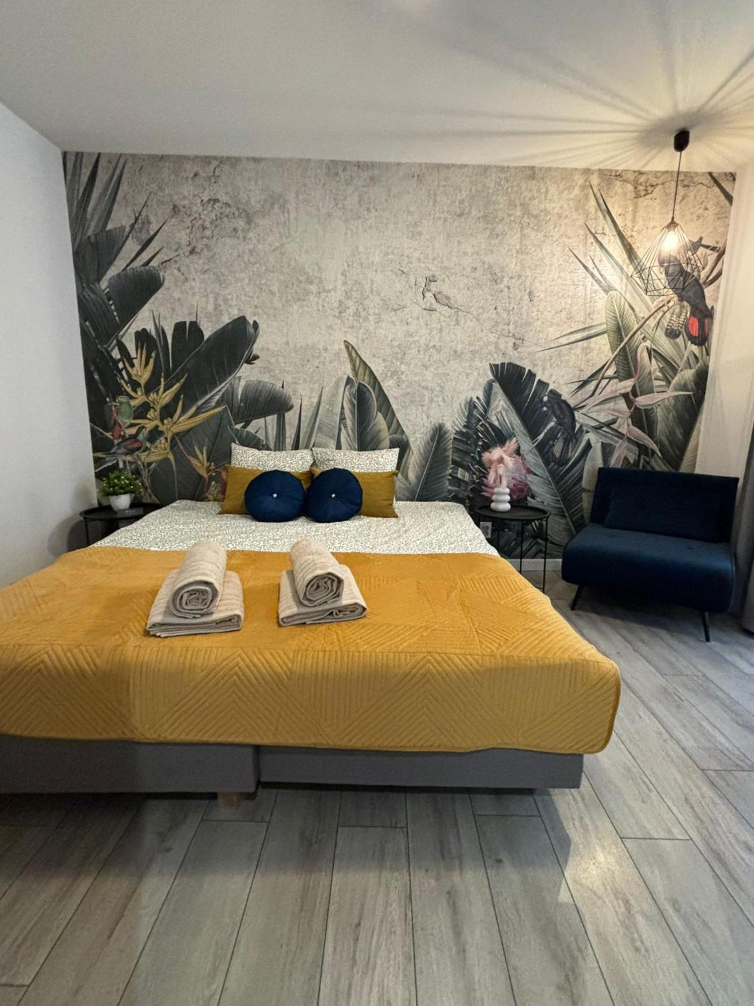 Wow! Paradise Aparthotel Kraków Exteriör bild
